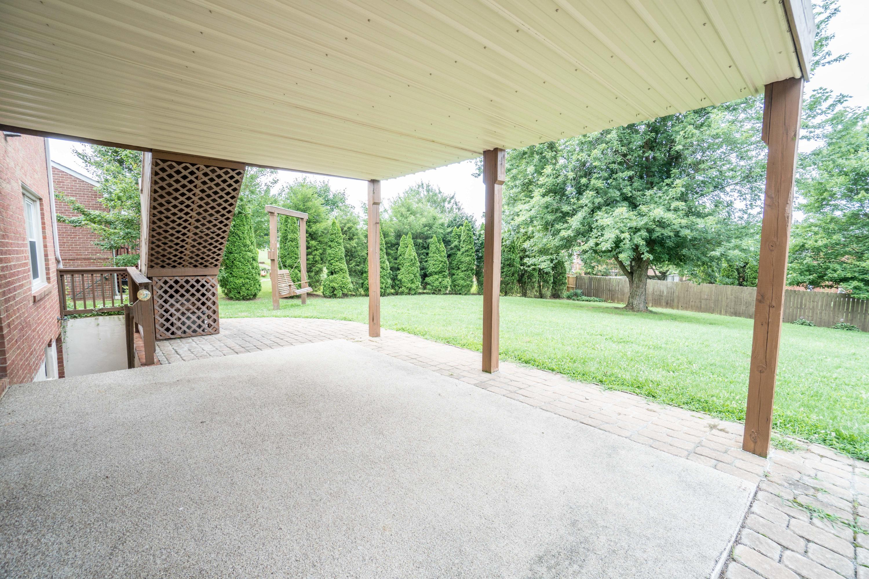 2045 Mountain View Road Vinton, VA 24179 - Photo 30 of 32 Patio