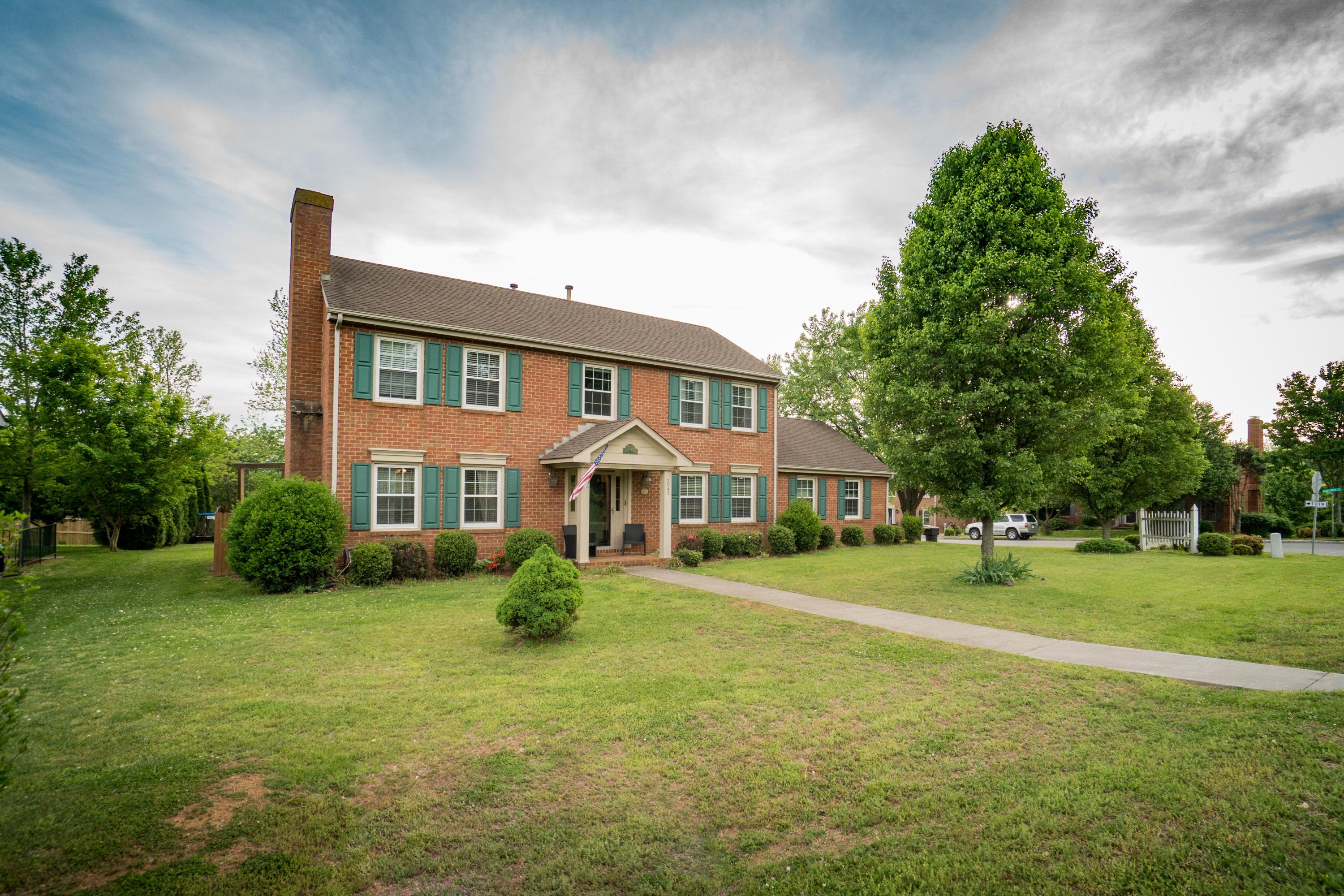 2045 Mountain View Road Vinton, VA 24179 - Photo 32 of 32 Front View