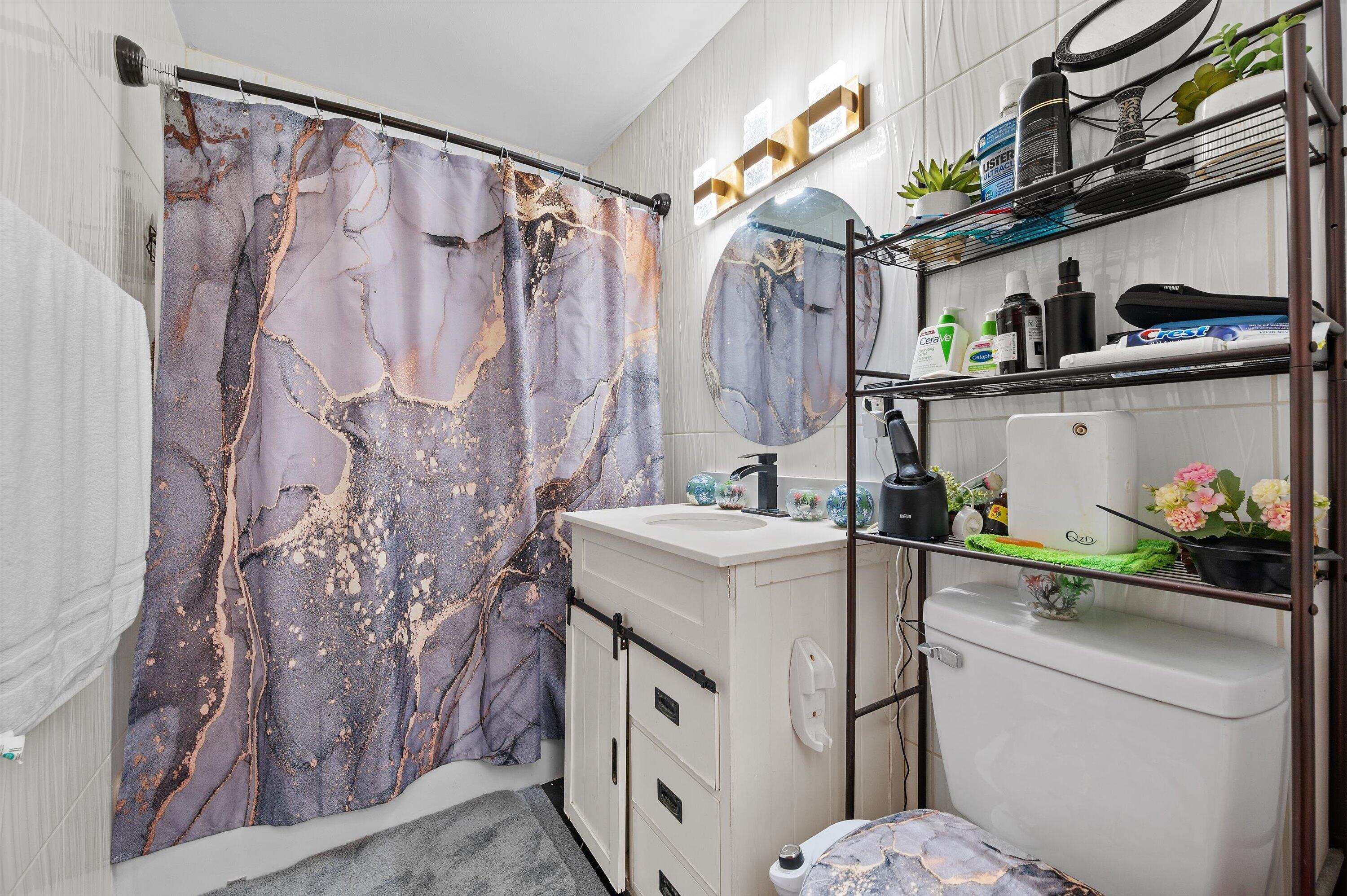 5225 South 13th Street, Unit P Milwaukee, WI 53221 - Photo 14 of 25 14-DSC7137