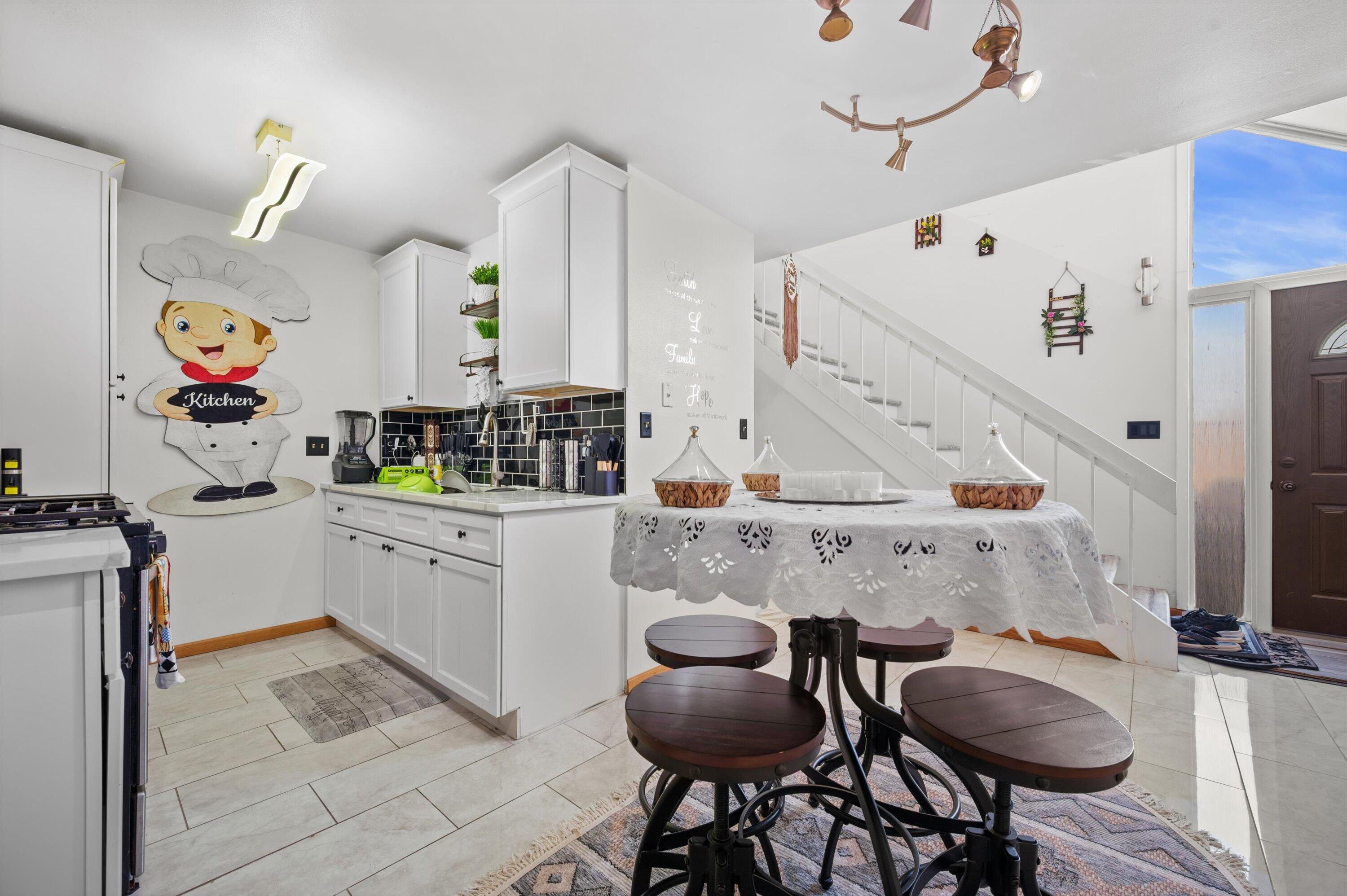 5225 South 13th Street, Unit P Milwaukee, WI 53221 - Photo 6 of 25 05-DSC7110