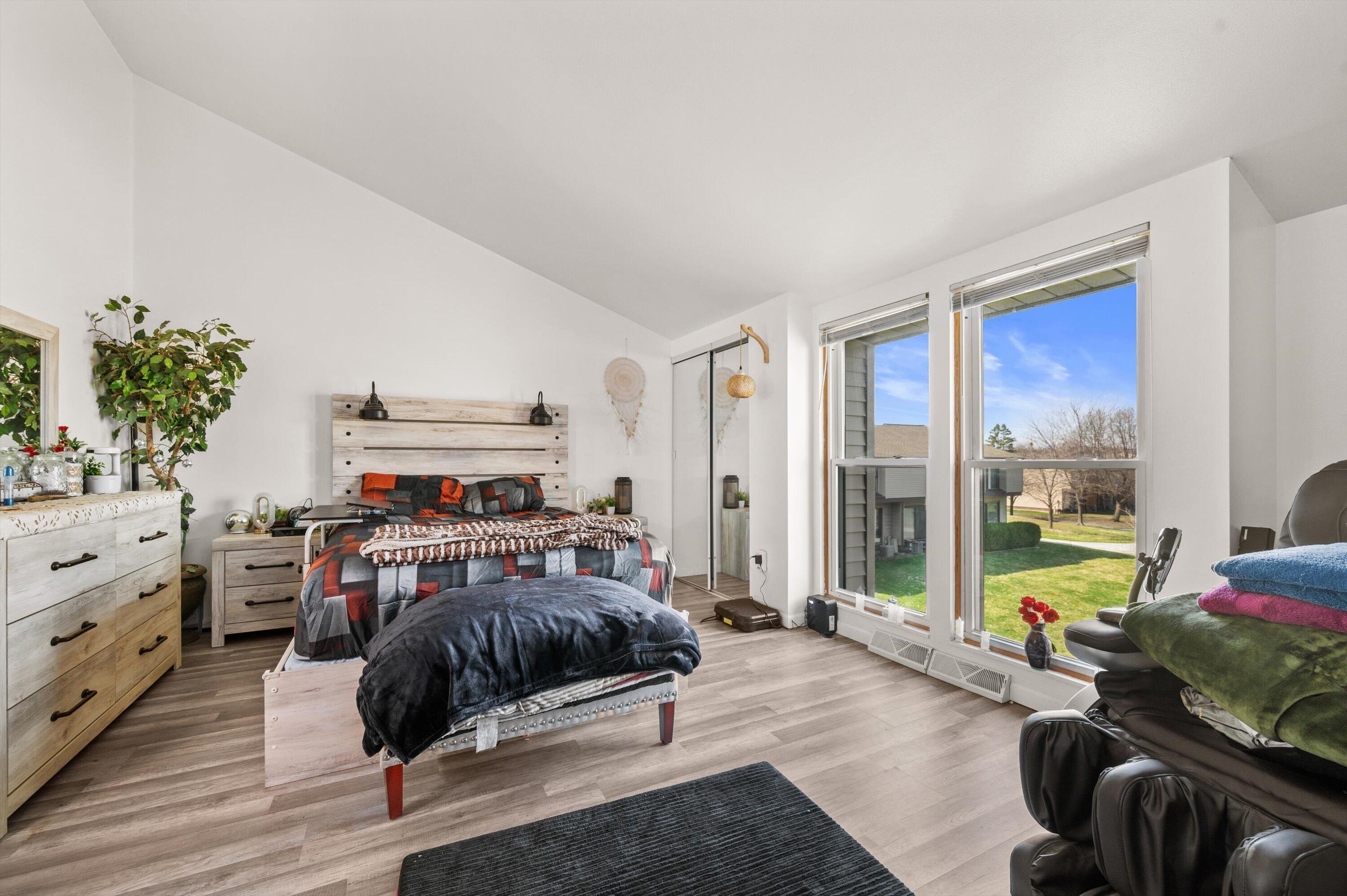 5225 South 13th Street, Unit P Milwaukee, WI 53221 - Photo 10 of 25 17-DSC7149