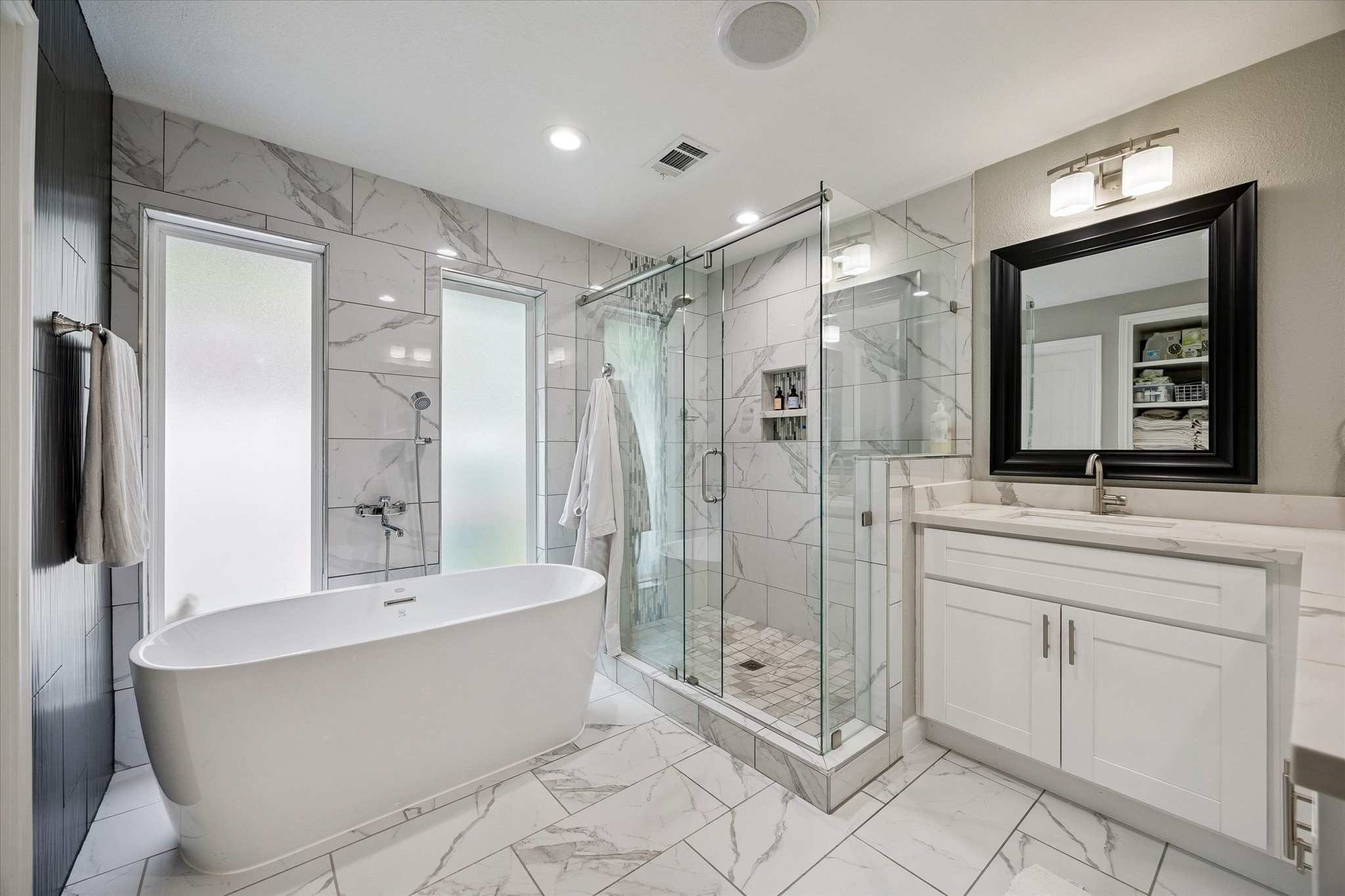 9840 Warwana Road Houston, TX 77080 - Photo 11 of 17