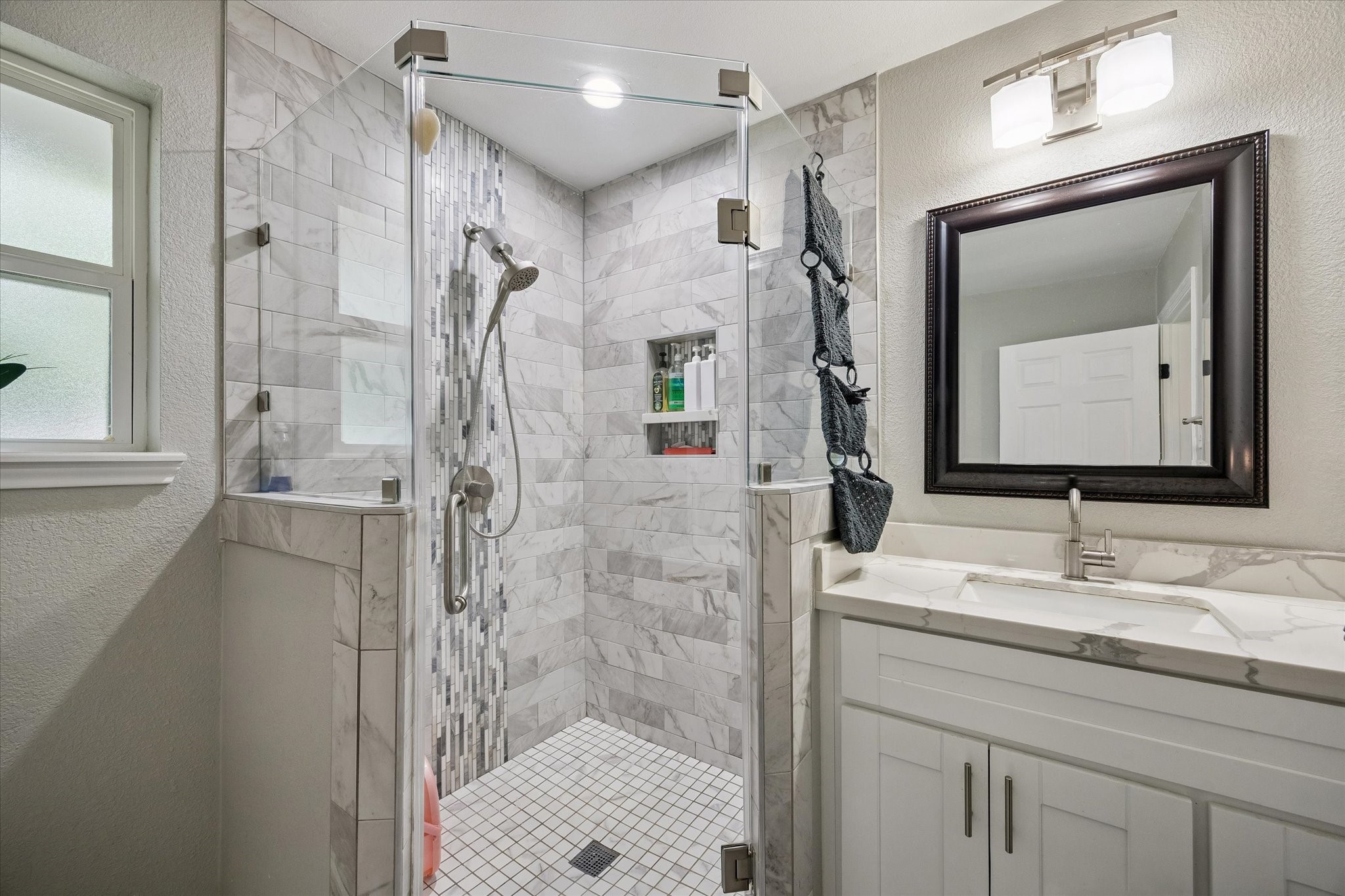 9840 Warwana Road Houston, TX 77080 - Photo 12 of 17