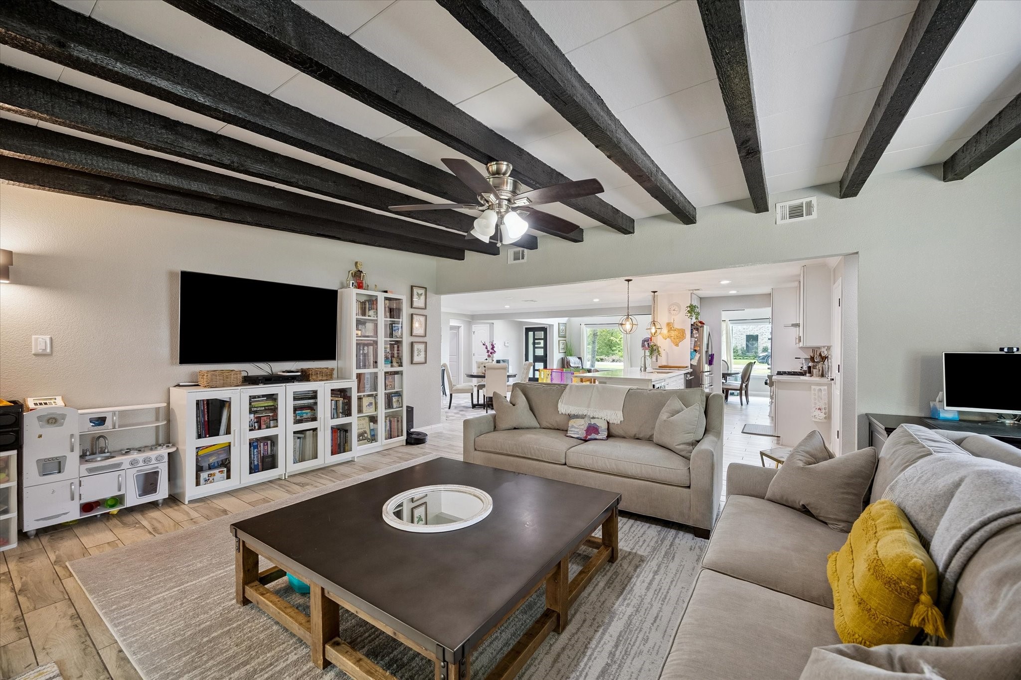 9840 Warwana Road Houston, TX 77080 - Photo 4 of 17