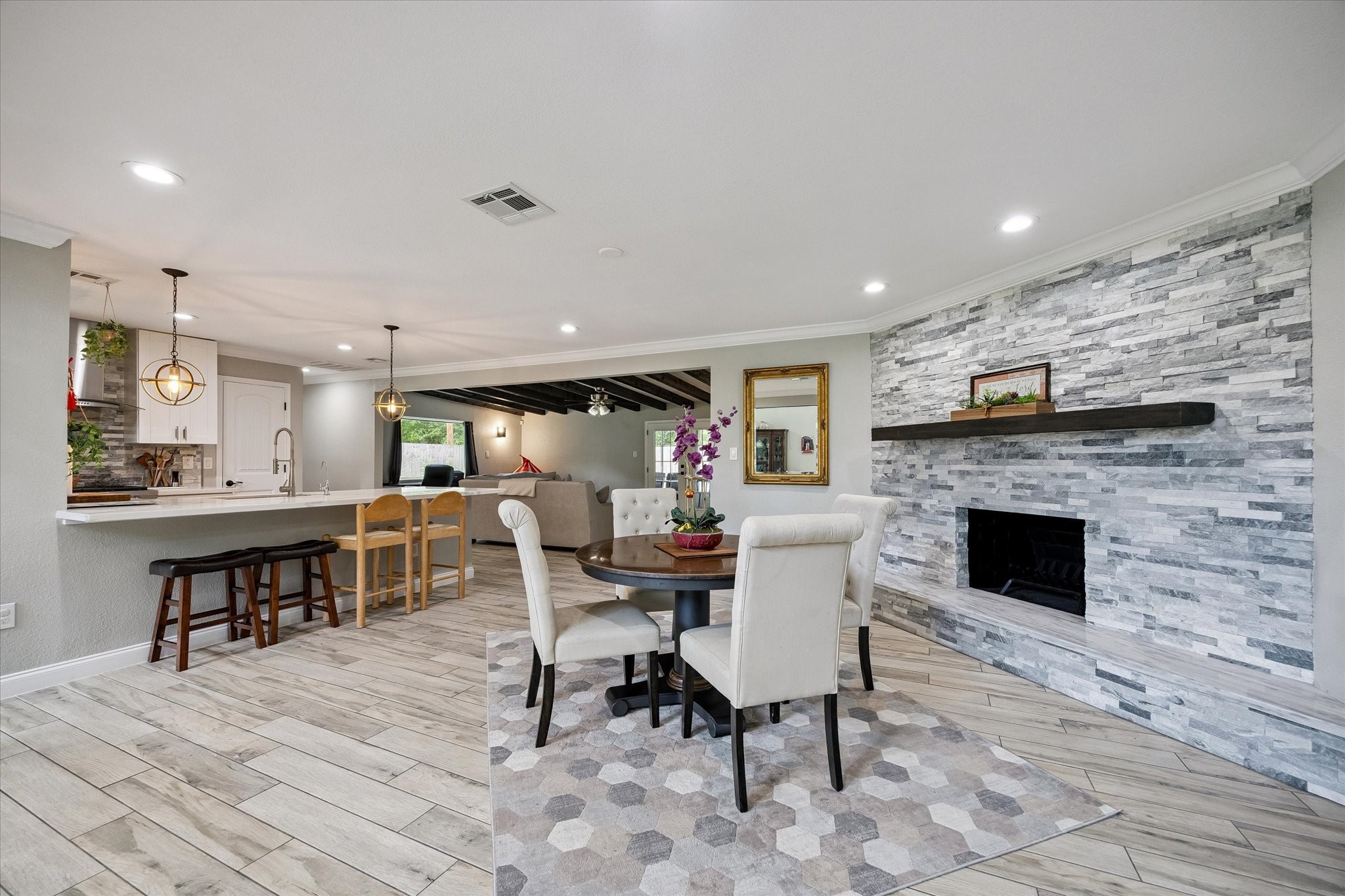 9840 Warwana Road Houston, TX 77080 - Photo 5 of 17