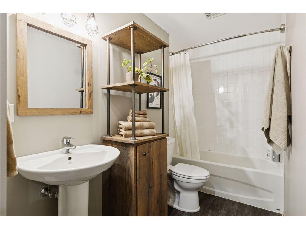 406 Wacouta Street, Unit 609 St. Paul, MN 55101 - Photo 17 of 24