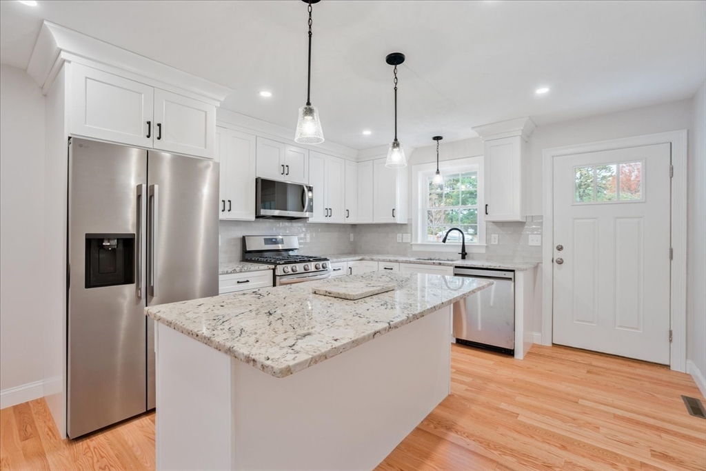 517 Mendon Road, Unit 517 Attleboro, MA 02703 - Photo 4 of 24