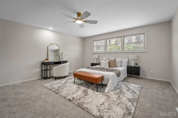 $785,000 | 31 Bon Hills Drive, St. Louis, MO 63132