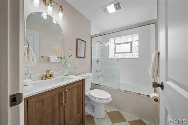 $785,000 | 31 Bon Hills Drive, St. Louis, MO 63132