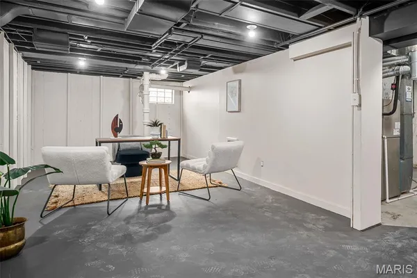 $785,000 | 31 Bon Hills Drive, St. Louis, MO 63132