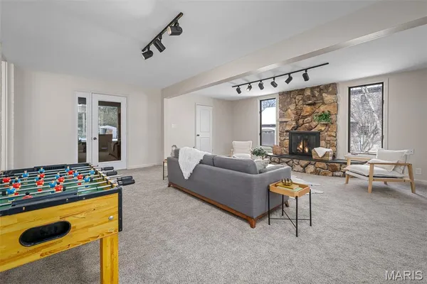 $785,000 | 31 Bon Hills Drive, St. Louis, MO 63132