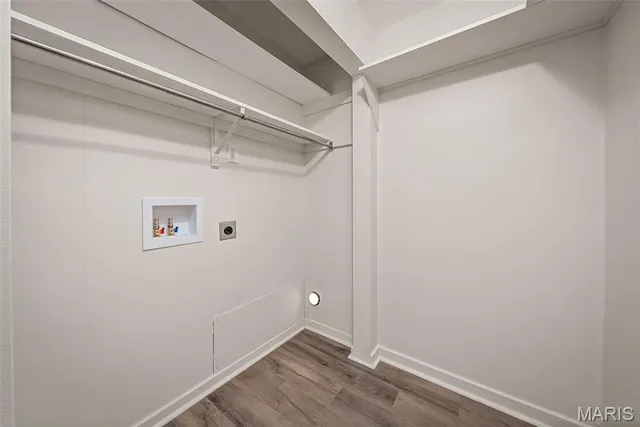 $800,000 | 31 Bon Hills Drive, St. Louis, MO 63132