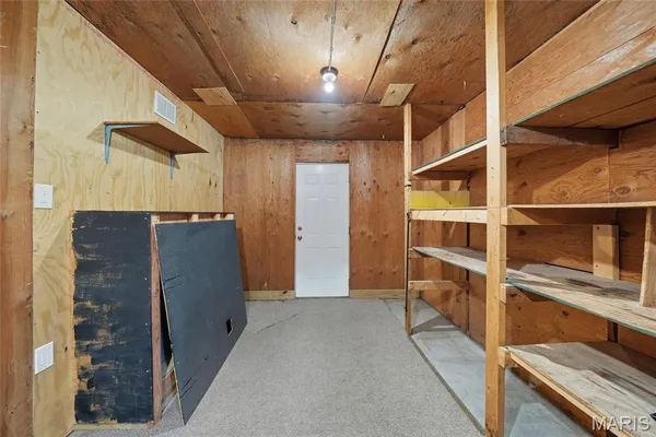 $785,000 | 31 Bon Hills Drive, St. Louis, MO 63132