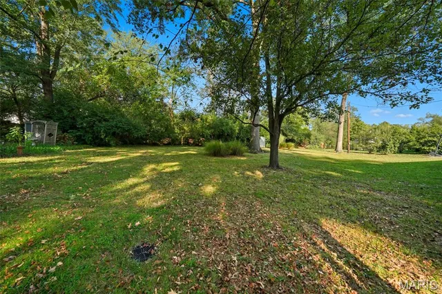 $800,000 | 31 Bon Hills Drive, St. Louis, MO 63132