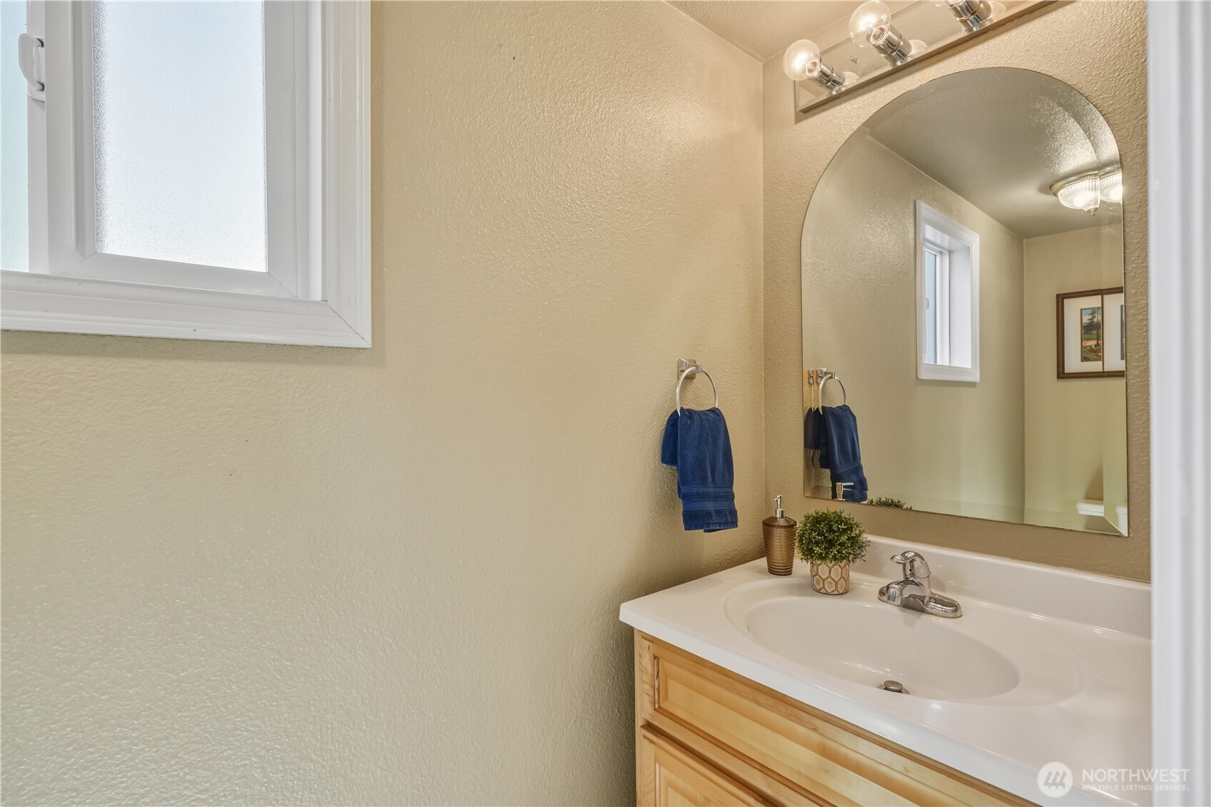613 Hancock Street Port Townsend, WA 98368 - Photo 15 of 24 a bathroom with a sink and a mirror