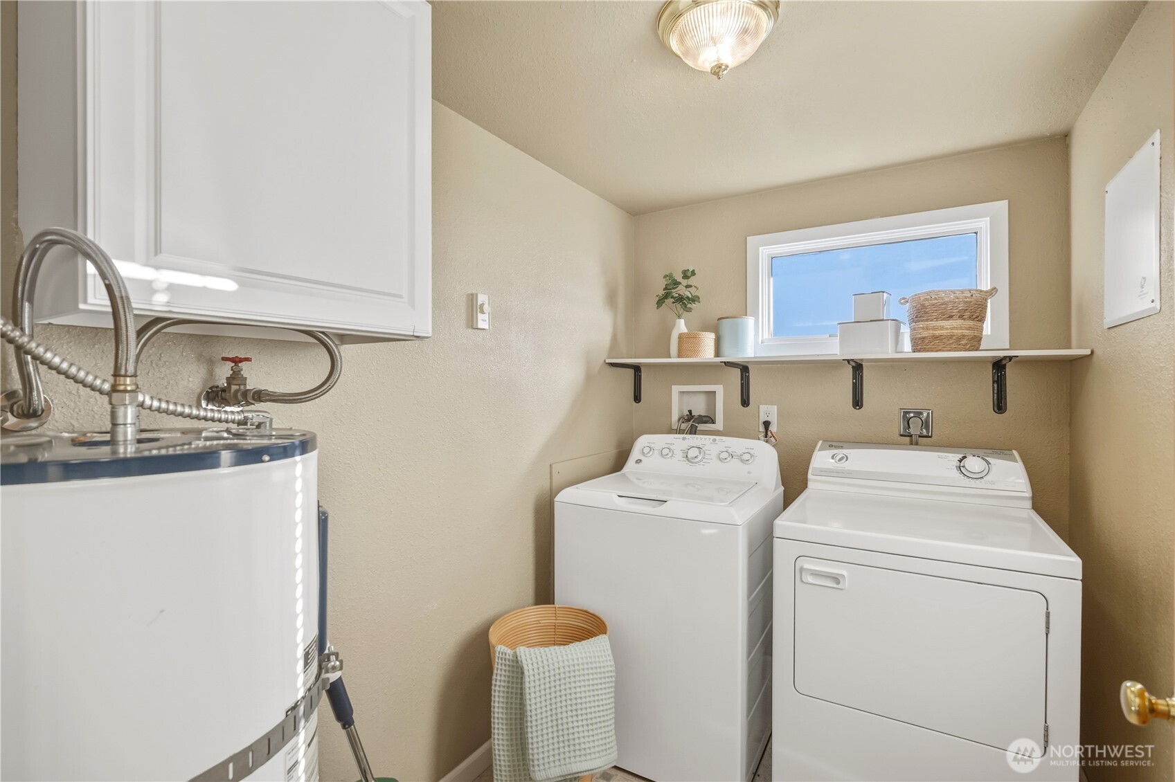 613 Hancock Street Port Townsend, WA 98368 - Photo 17 of 24 a utility room with dryer and washer