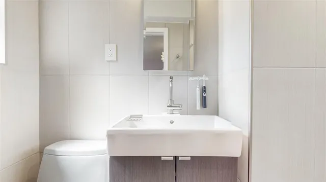 $399,000 | 143-50 Hoover Avenue, Unit 507 | Briarwood