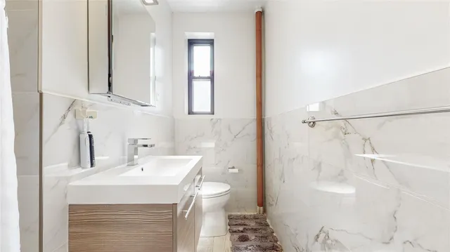 $399,000 | 143-50 Hoover Avenue, Unit 507 | Briarwood