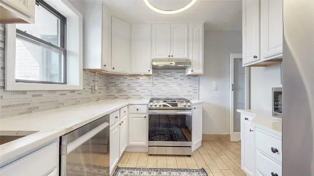 $399,000 | 143-50 Hoover Avenue, Unit 507 | Briarwood