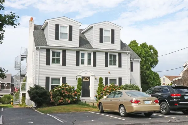 $3,300 | 249 Tuckerman Avenue, Unit 2, Middletown, RI 02842