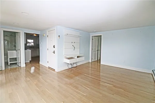 $3,300 | 249 Tuckerman Avenue, Unit 2, Middletown, RI 02842