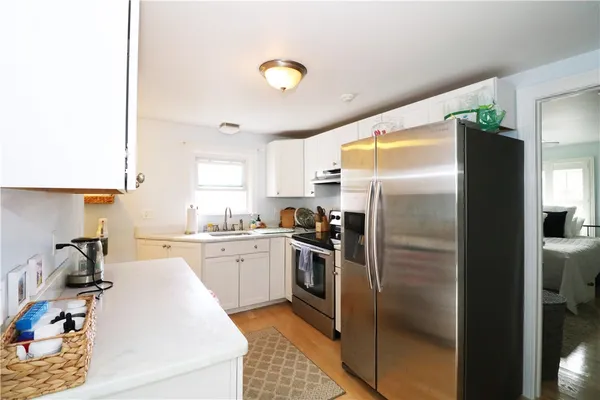 $3,300 | 249 Tuckerman Avenue, Unit 2, Middletown, RI 02842