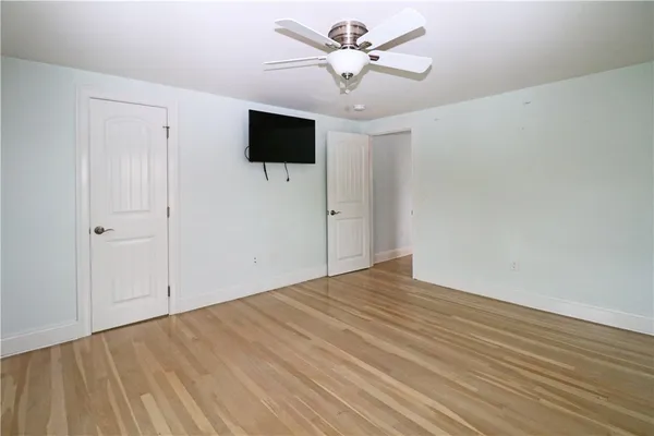 $3,300 | 249 Tuckerman Avenue, Unit 2, Middletown, RI 02842