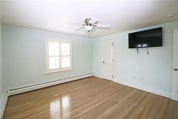 $3,300 | 249 Tuckerman Avenue, Unit 2, Middletown, RI 02842