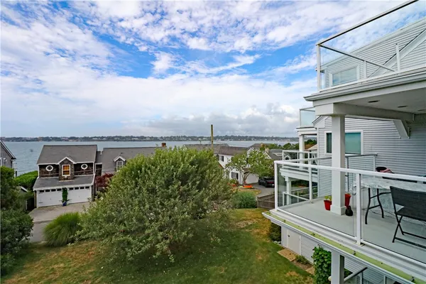 $3,300 | 249 Tuckerman Avenue, Unit 2, Middletown, RI 02842