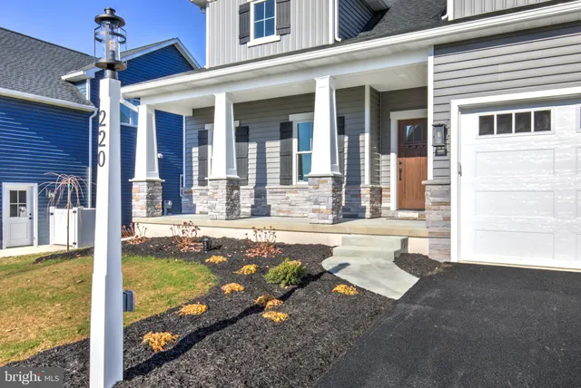 $629,970 | 220 Parkside Place, Lancaster, PA 17602