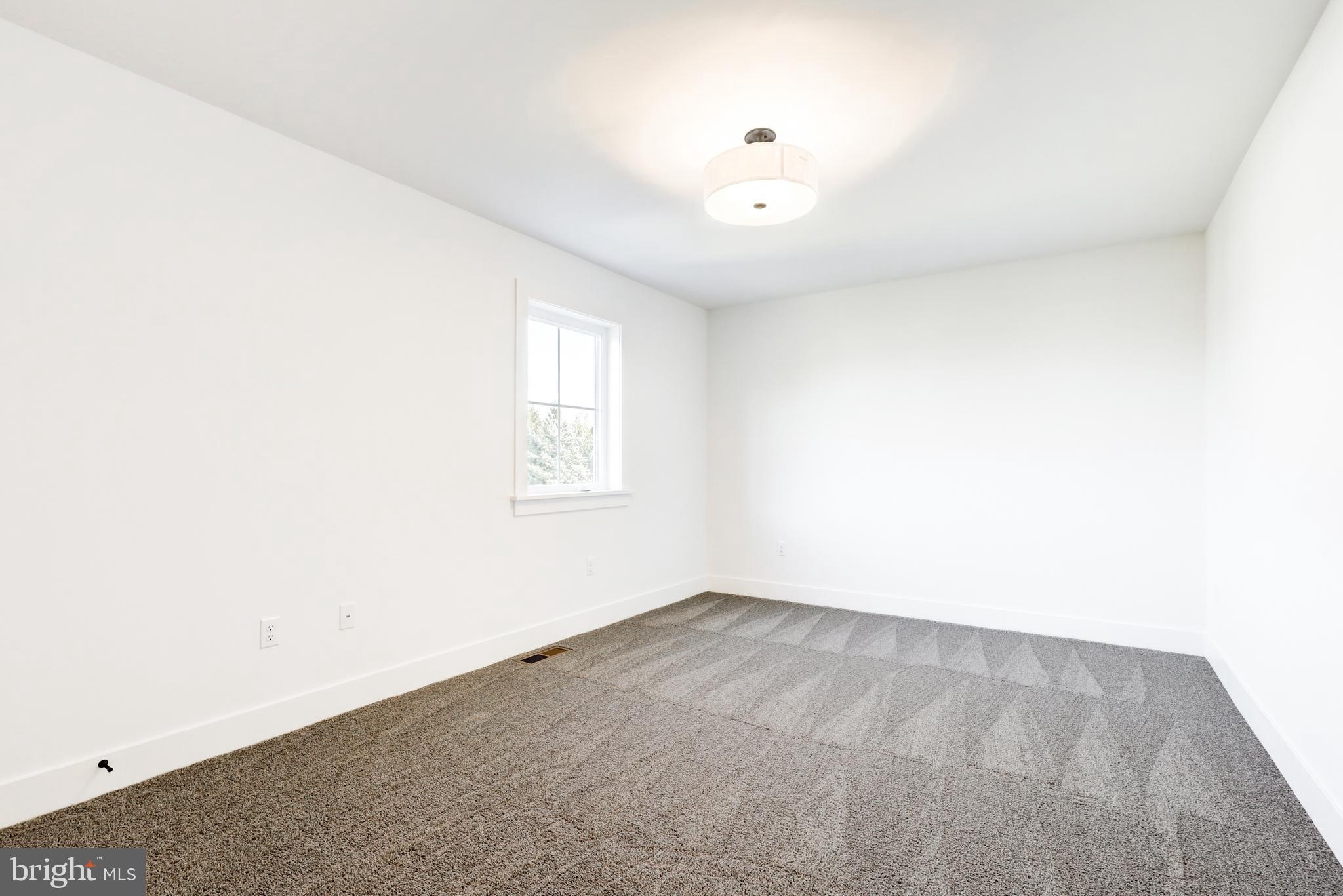 220 Parkside Place Lancaster, PA 17602 - Photo 36 of 49 an empty room with a window