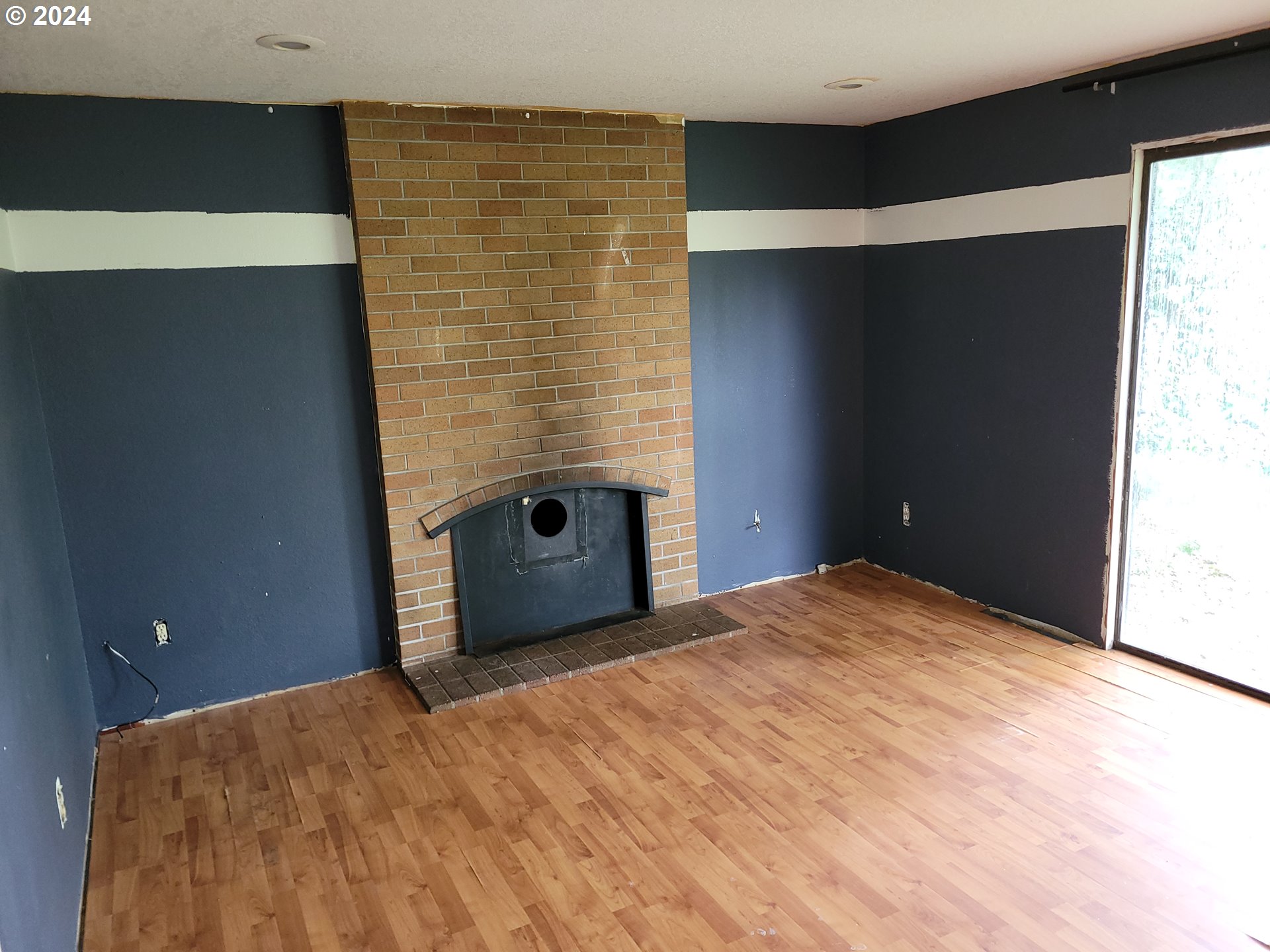 4170 Southwest 5th Drive Gresham, OR 97030 - Photo 4 of 7