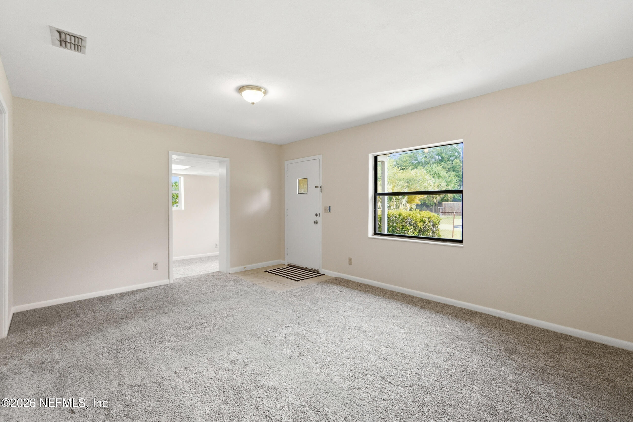 1648 Stafford Road Jacksonville, FL 32208 - Photo 4 of 32 Main living room