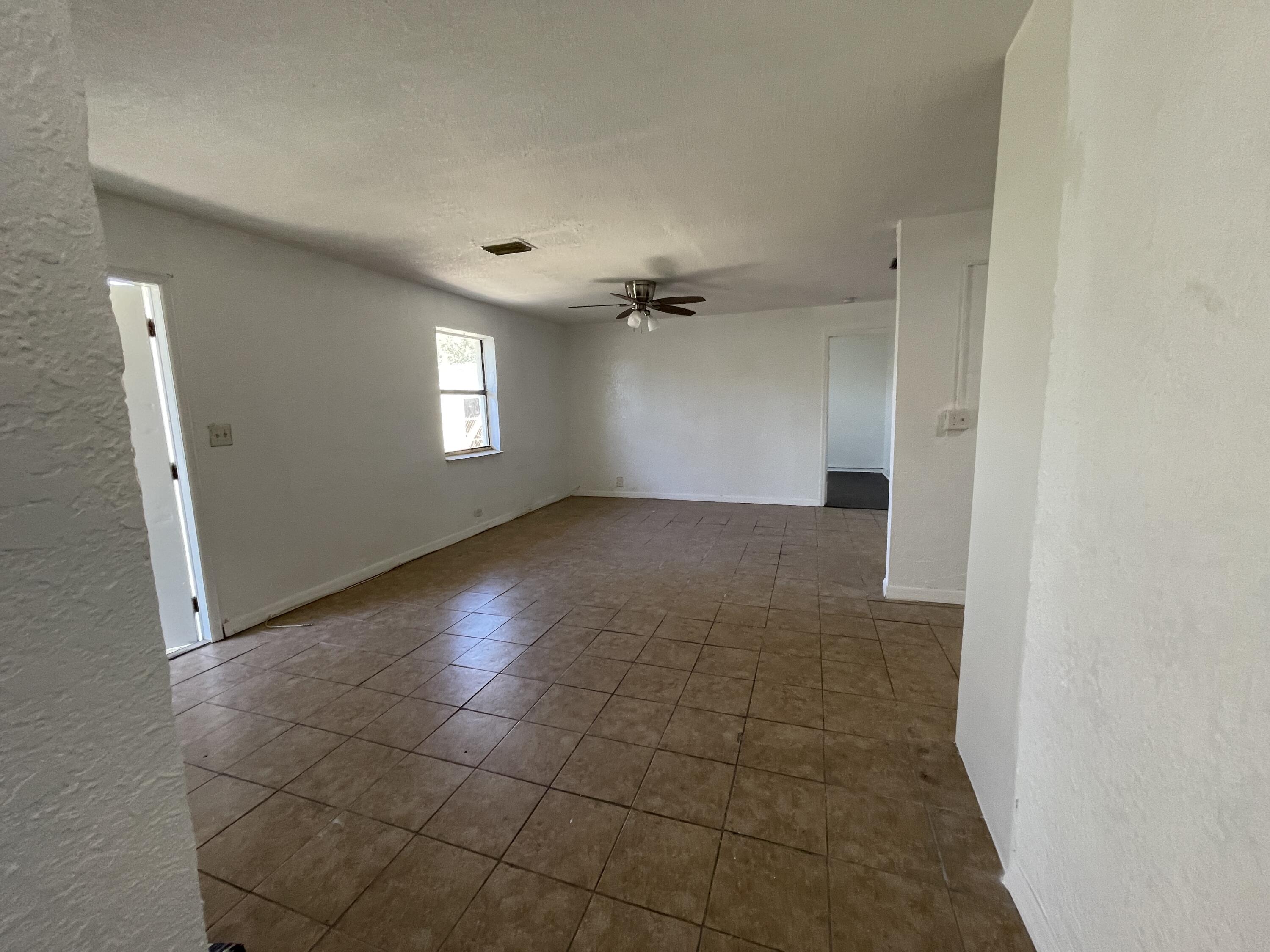 632 West 5th Street Riviera Beach, FL 33404 - Photo 3 of 7 3786A314-53EA-4D10-B13F-7A57C74B5045