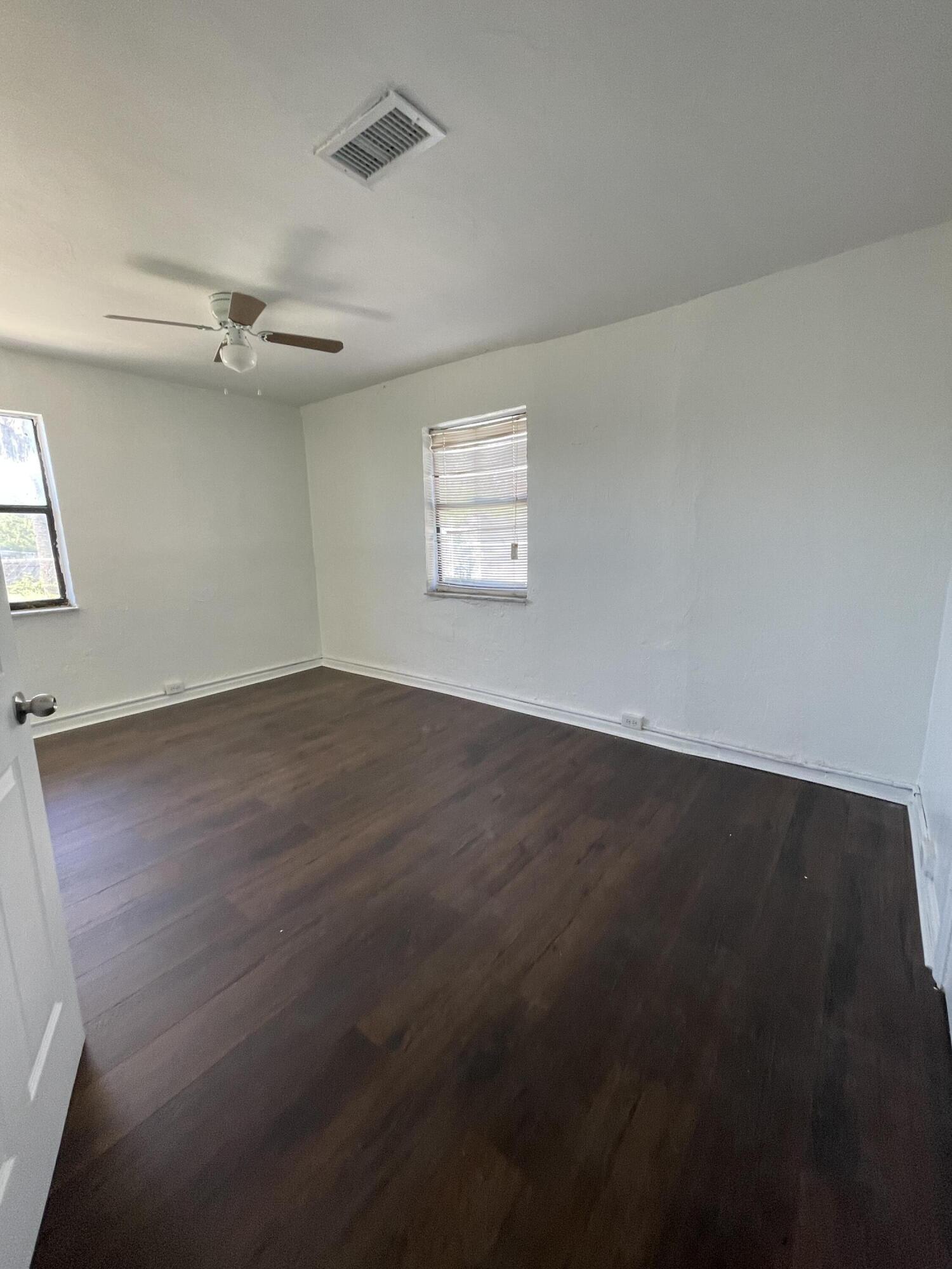 632 West 5th Street Riviera Beach, FL 33404 - Photo 4 of 7 1E6FA1E9-CC32-4503-BD16-453F85F553D8