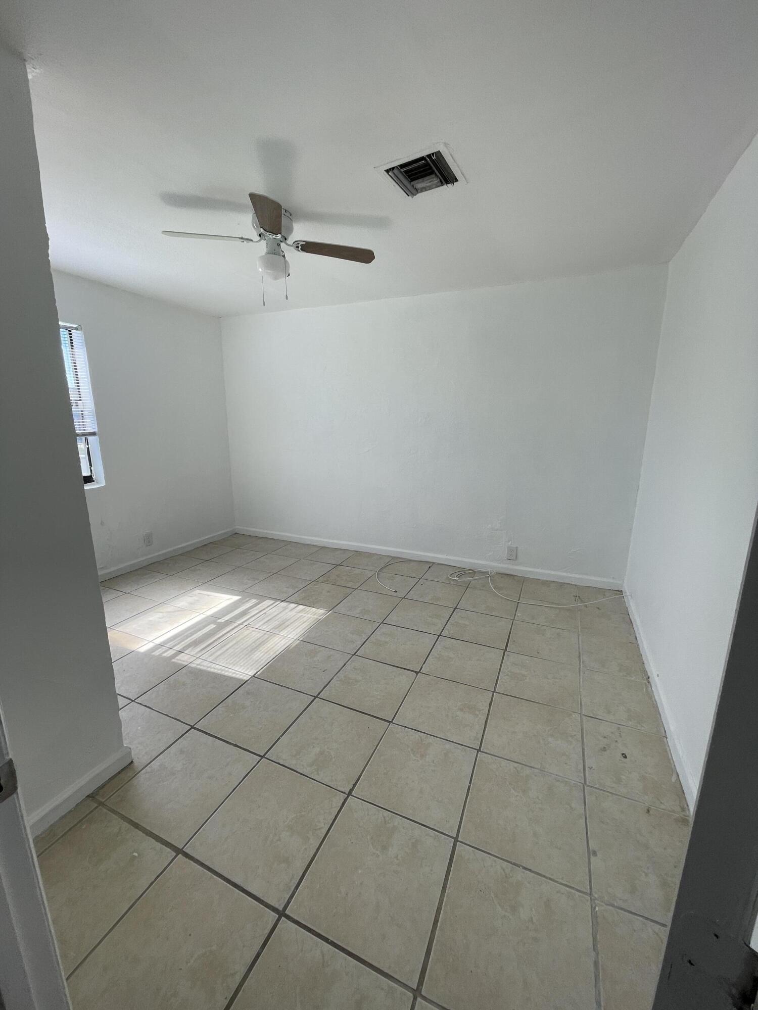 632 West 5th Street Riviera Beach, FL 33404 - Photo 6 of 7 FAE84BB0-F24B-4F19-ADFB-78075D39423B