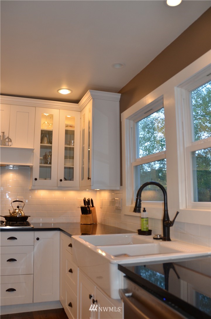 8343 Harborview Road Blaine, WA 98230 - Photo 8 of 22 Gallery Image 8