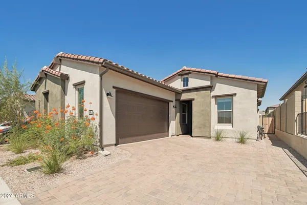 $835,000 | 38500 North School House Road, Unit 5, Cave Creek, AZ 85331