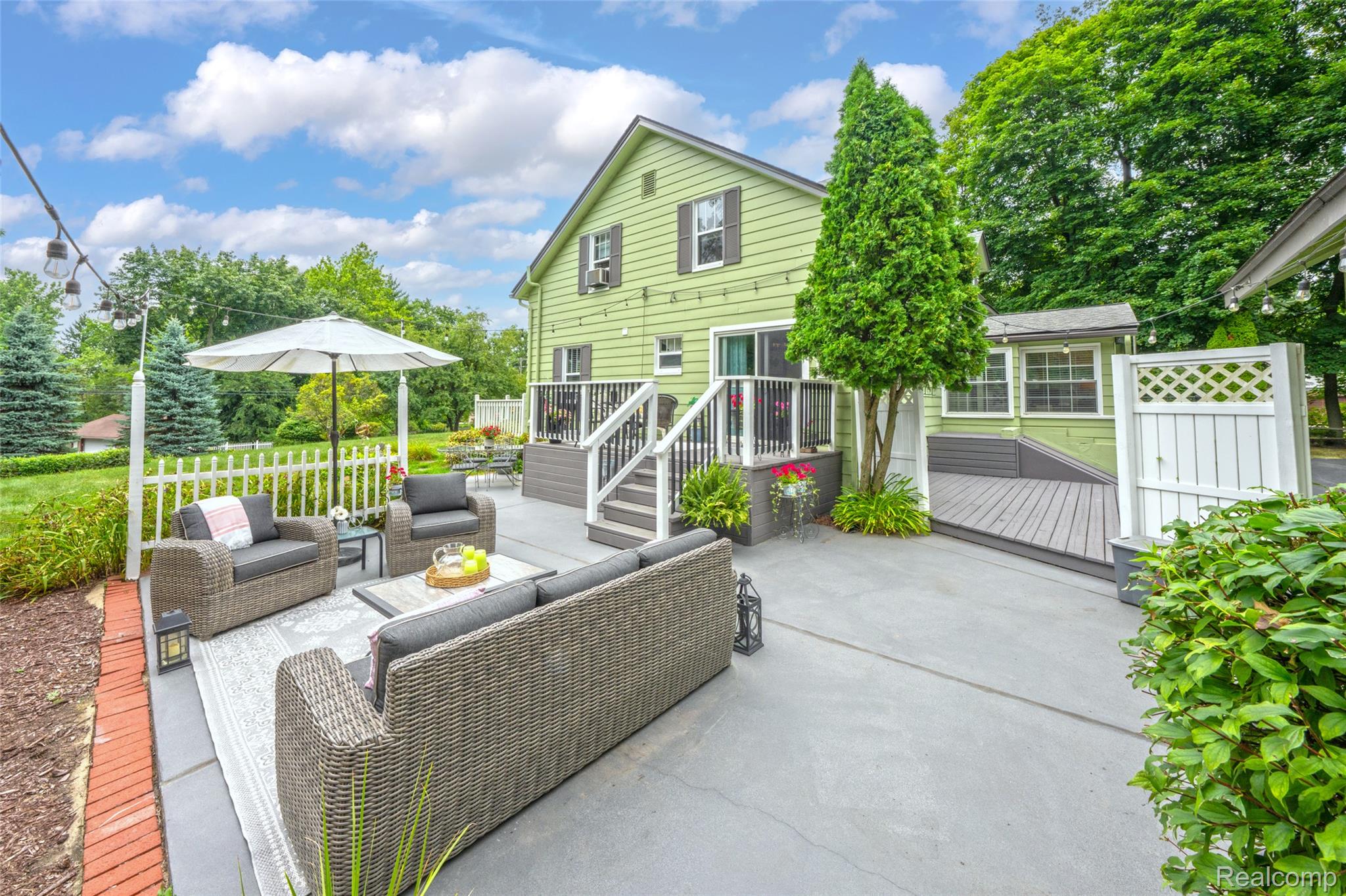 3841 Covert Road Waterford, MI 48328 - Photo 51 of 87 3841 Covert Rd Waterford EXT-9.jpg