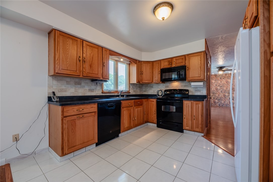 330 Carlsam Drive Irondequoit, NY 14609 - Photo 12 of 43