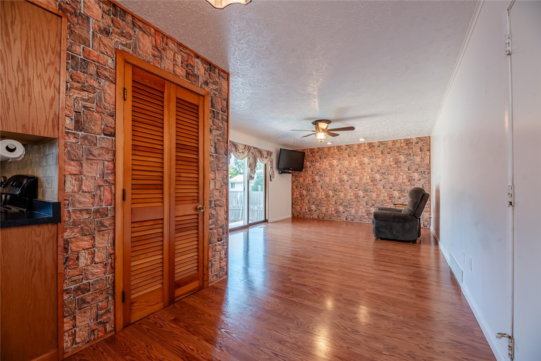 330 Carlsam Drive Irondequoit, NY 14609 - Photo 14 of 43