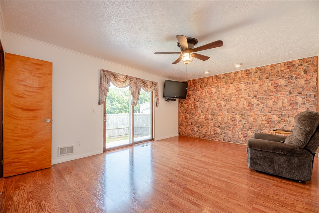 330 Carlsam Drive Irondequoit, NY 14609 - Photo 15 of 43