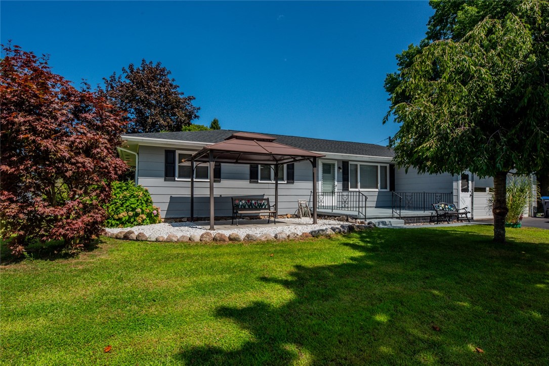 330 Carlsam Drive Irondequoit, NY 14609 - Photo 2 of 43