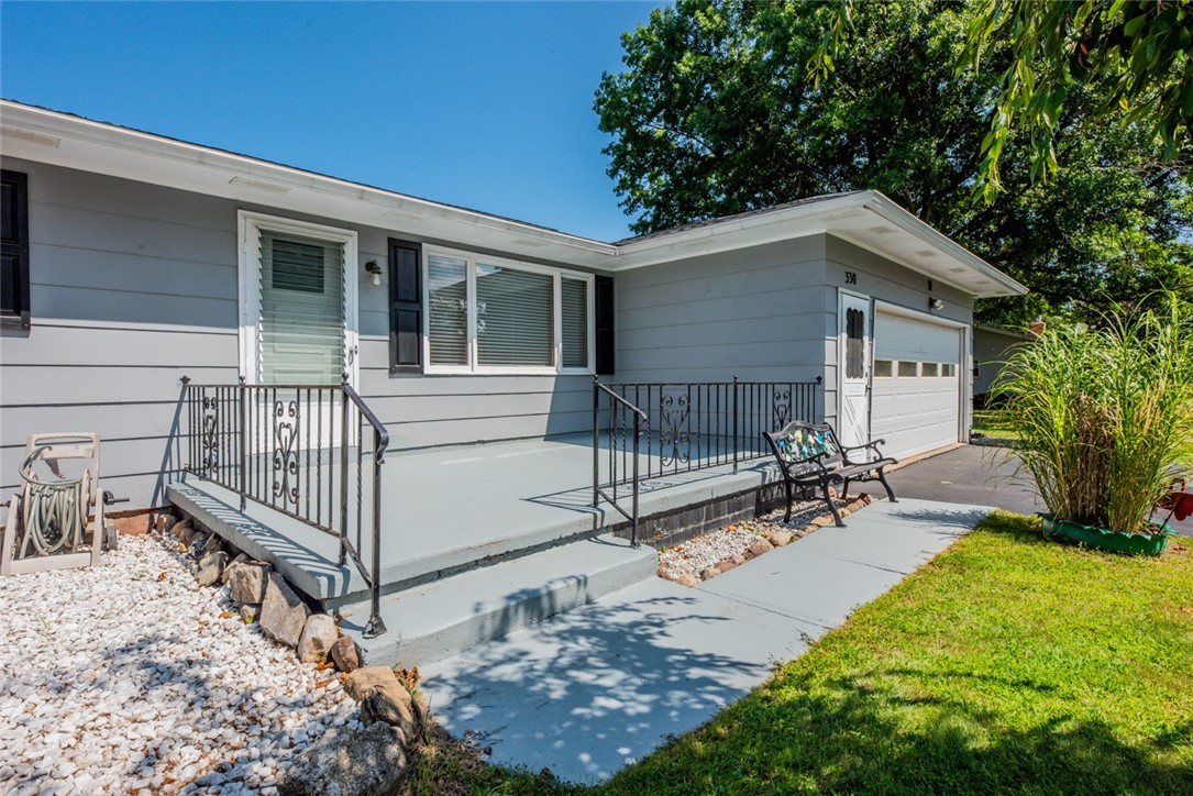 330 Carlsam Drive Irondequoit, NY 14609 - Photo 5 of 43