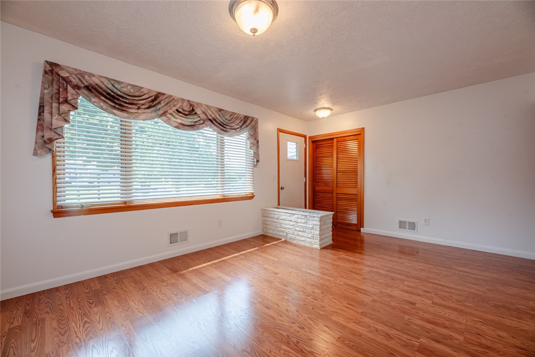 330 Carlsam Drive Irondequoit, NY 14609 - Photo 7 of 43