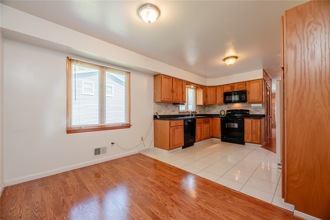 330 Carlsam Drive Irondequoit, NY 14609 - Photo 9 of 43