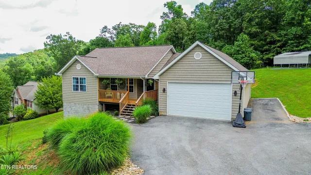 $528,500 | 667 Pine Hollow Road, Jacksboro, TN 37757