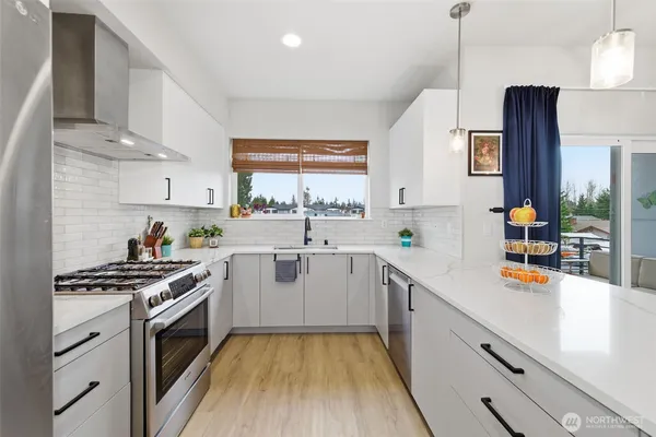 $3,400 | 806 164th Street Southwest, Unit B3, Lynnwood, WA 98037