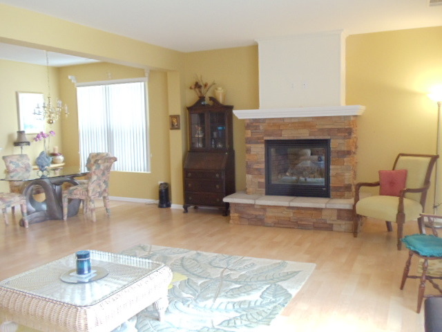 2455 Rolling Ridge Elgin, IL 60124 - Photo 9 of 25