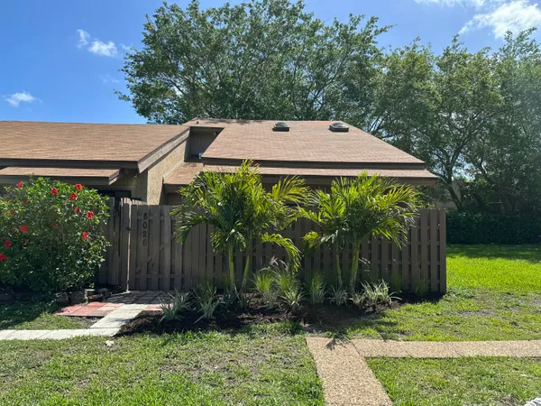 $2,800 | Undisclosed Address, Davie, FL 33324